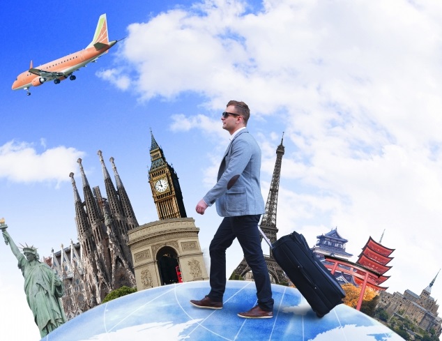 長期出張に行くビジネスマン